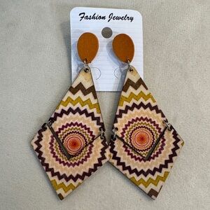 Fashion Jewelry Zigzag Pattern Earrings - Orange and Cream